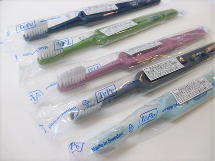 磨きやすいカラフル歯ブラシ